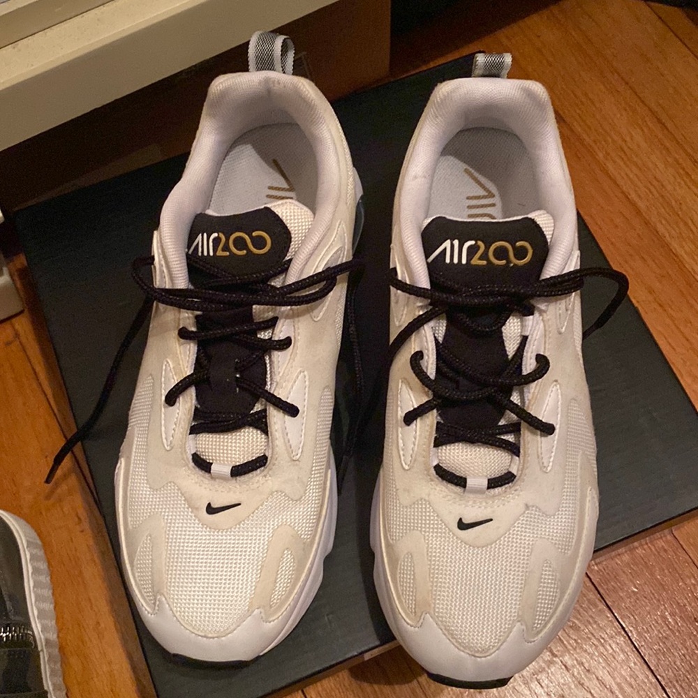Nike Sneaker
